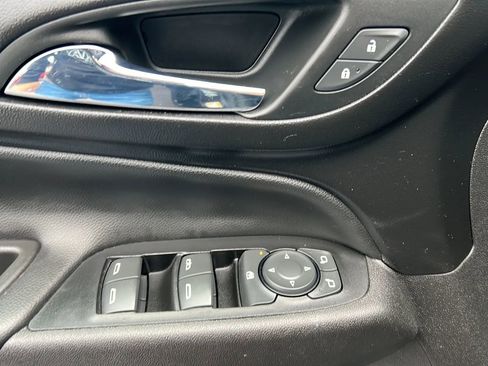 Used 2019 Chevrolet Equinox LT image 15