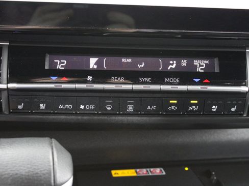 Used 2025 Toyota Sienna XSE w/ XSE Premium Package image 31