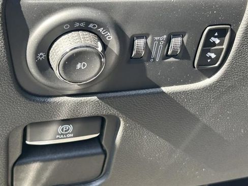 Used 2024 Jeep Wagoneer Series II w/ Flexible Seating Group image 14