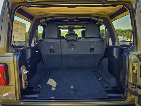 New 2026 Jeep Wrangler Unlimited Rubicon AWD/4WD image 34