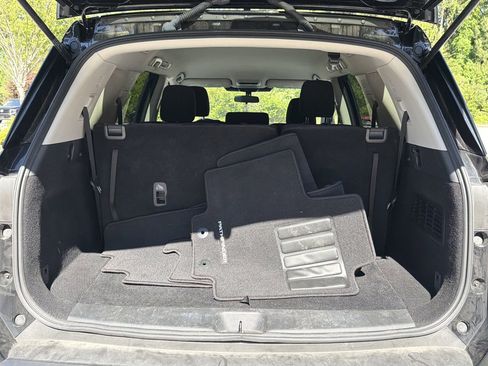 Certified 2025 Nissan Pathfinder S FWD image 22