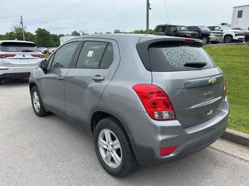 Used 2020 Chevrolet Trax LS FWD image 4