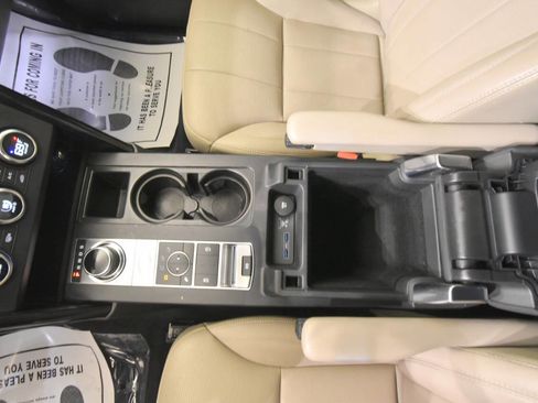 Used 2020 Land Rover Discovery SE AWD/4WD image 21