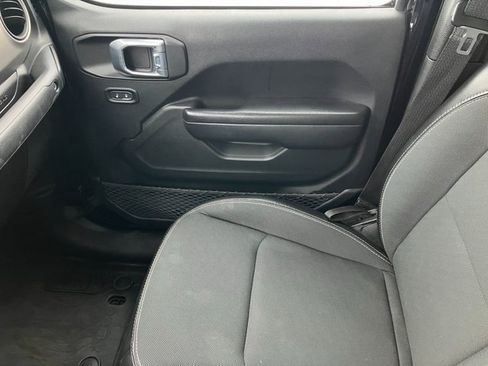 Used 2021 Jeep Gladiator Sport image 14
