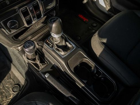 Used 2020 Jeep Wrangler Unlimited Sport S AWD/4WD image 16