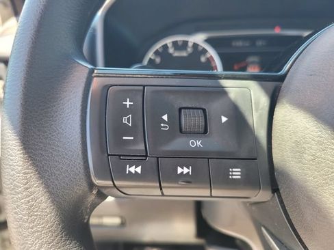 Certified 2023 Nissan Rogue SV FWD image 28