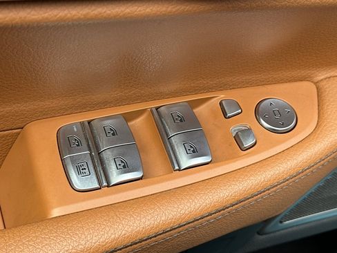 Used 2022 BMW 740i w/ M Sport Package image 15