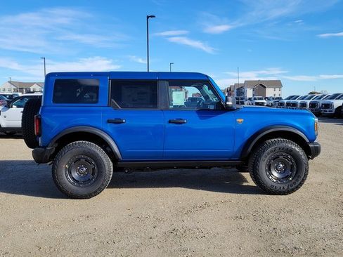 New 2025 Ford Bronco Badlands image 2