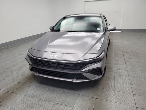 Used 2024 Hyundai Elantra SE FWD image 15