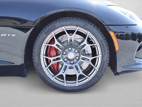Used 2014 SRT Viper GTS w/ GTS Laguna Interior Package RWD image 16
