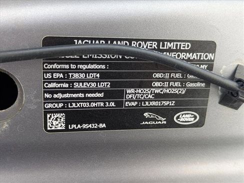 Used 2020 Land Rover Range Rover Sport HSE image 25