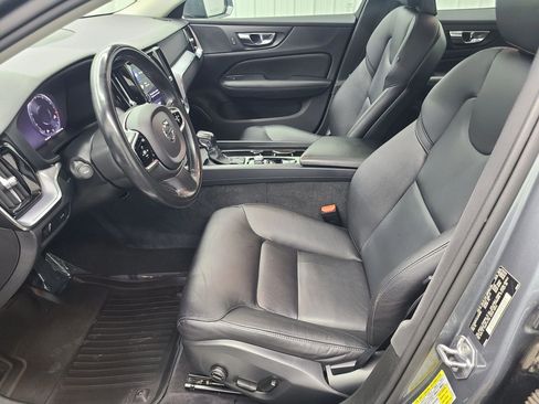 Used 2020 Volvo S60 T5 Momentum w/ Protection Package Premier image 23