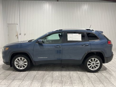 Used 2021 Jeep Cherokee Latitude w/ Mopar Interior Package image 2