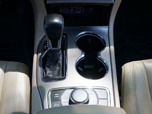 Used 2021 Jeep Grand Cherokee Limited AWD/4WD image 22