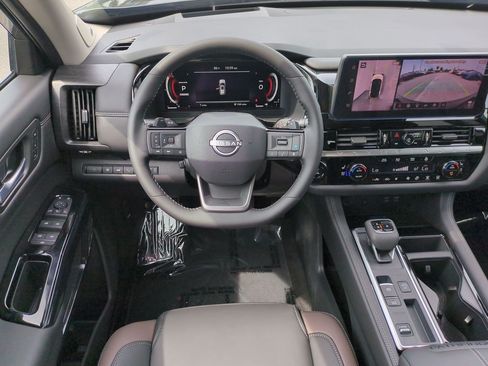 New 2026 Nissan Pathfinder Platinum w/ Accent Package FWD image 30