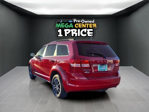 Used 2018 Dodge Journey SE w/ Blacktop Package image 3