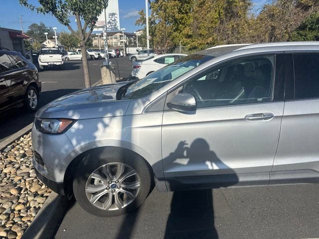 Used 2019 Ford Edge Titanium FWD image 22