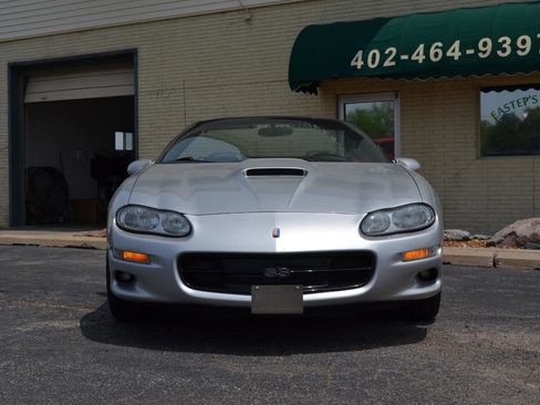 Used 2002 Chevrolet Camaro Z28 w/ SS Performance/Appearance Pkg RWD image 2