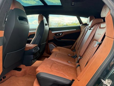 Used 2024 Lamborghini Urus S AWD/4WD image 40