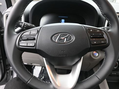 Certified 2025 Hyundai Venue SEL FWD image 36
