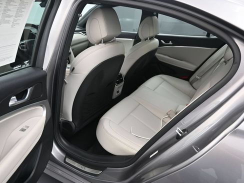 Used 2025 Genesis G70 2.5T RWD image 18