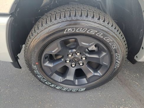 New 2026 RAM 1500 4x4 Crew Cab image 30