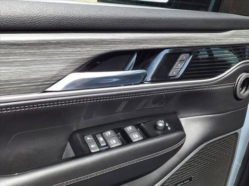 New 2023 Jeep Wagoneer Series III w/ Convenience Group I AWD/4WD image 19