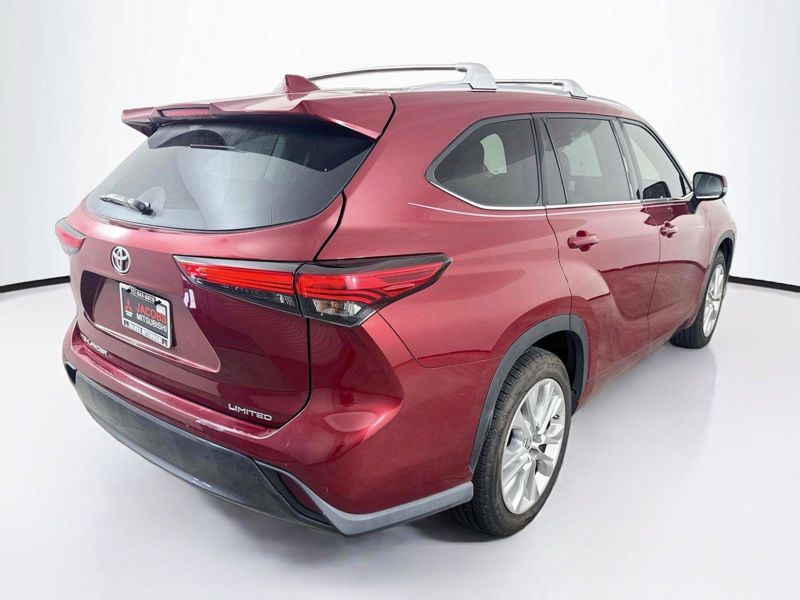 Used 2020 Toyota Highlander Limited FWD image 5