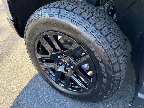 Used 2024 Chevrolet Silverado 1500 LT Trail Boss w/ LT Trail Boss Premium Package image 34