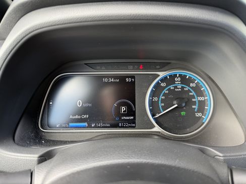 Used 2025 Nissan Leaf S FWD image 17