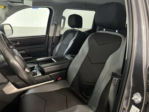 Used 2022 Toyota Tundra SR5 w/ Convenience Package image 5