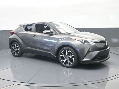 Used 2019 Toyota C-HR XLE FWD image 8