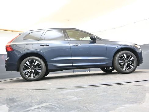 New 2026 Volvo XC60 B5 Plus w/ Protection Package Premier AWD/4WD image 40