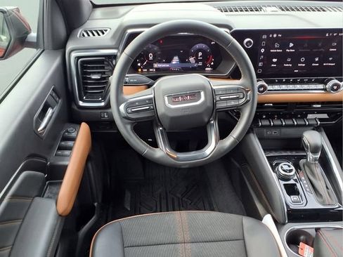 Used 2025 GMC Canyon AT4 AWD/4WD image 4