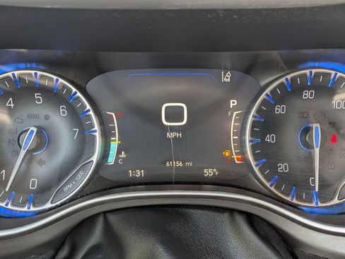 Used 2024 Chrysler Pacifica Touring-L FWD image 23