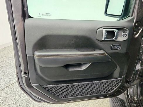 Used 2025 Jeep Wrangler Unlimited Sahara image 10