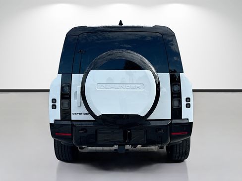 New 2026 Land Rover Defender 130 X-Dynamic SE AWD/4WD image 4