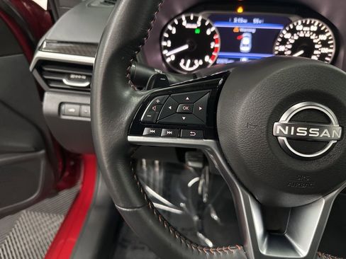 Used 2023 Nissan Altima 2.5 SR w/ SR Premium Package image 15