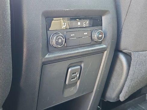 Certified 2023 Chevrolet Traverse LT FWD image 12