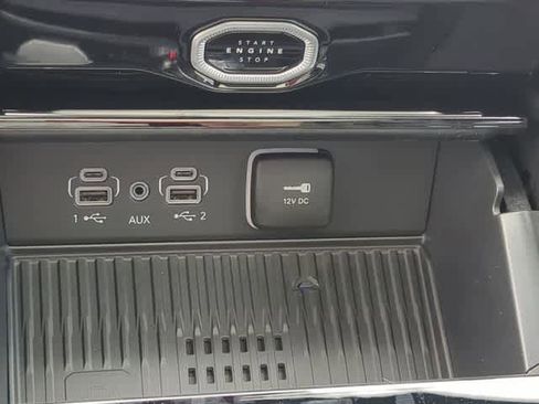 New 2026 Jeep Grand Cherokee Limited w/ Luxury Tech Group II AWD/4WD image 34