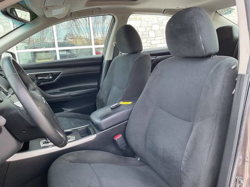 Used 2015 Nissan Altima 2.5 SV w/ Convenience Package image 15