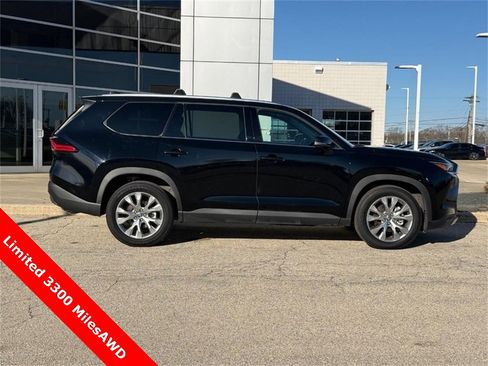 Used 2026 Toyota Grand Highlander Limited image 2