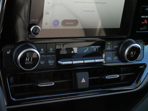 Certified 2026 Toyota Highlander XLE image 23