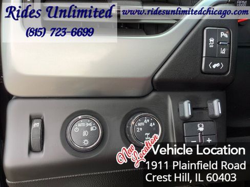 Used 2015 Chevrolet Suburban LT w/ Luxury Package image 21