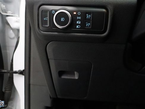 Certified 2024 Ford Explorer XLT w/ Equipment Group 202A AWD/4WD image 15