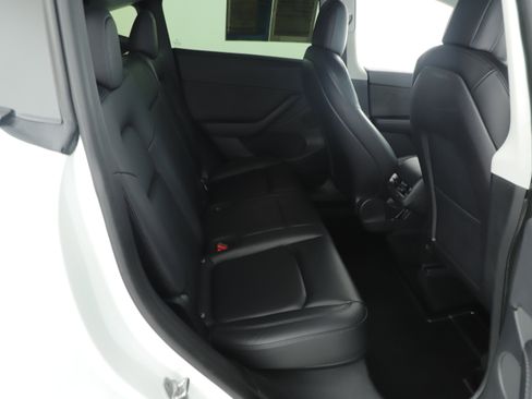 Used 2021 Tesla Model Y Performance image 15