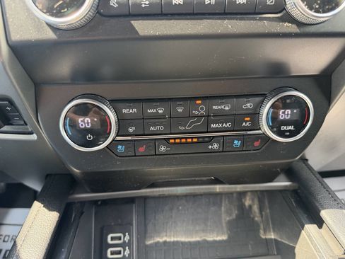 Used 2019 Ford Expedition Max XLT w/ Equipment Group 202A AWD/4WD image 20
