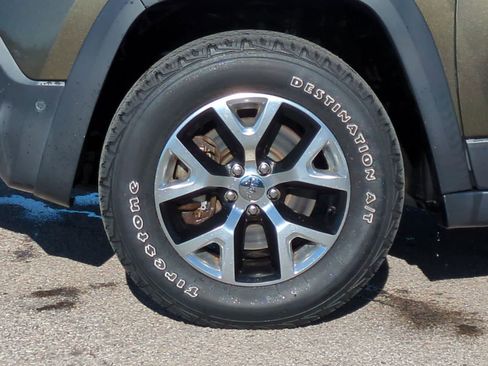 Used 2014 Jeep Cherokee Trailhawk w/ Technology Group image 14