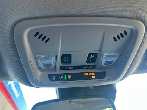 Used 2019 Chevrolet Malibu Hybrid w/ Leather Package FWD image 12
