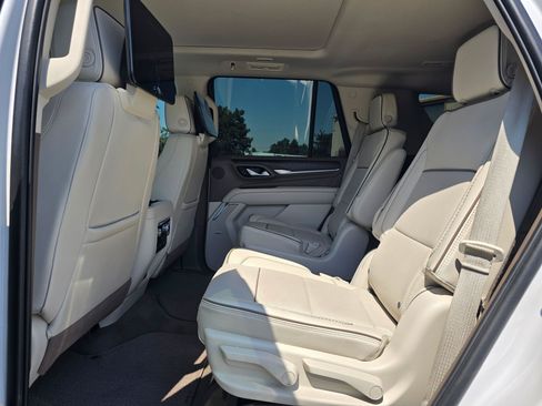 Used 2024 GMC Yukon Denali w/ Denali Reserve Package AWD/4WD image 12